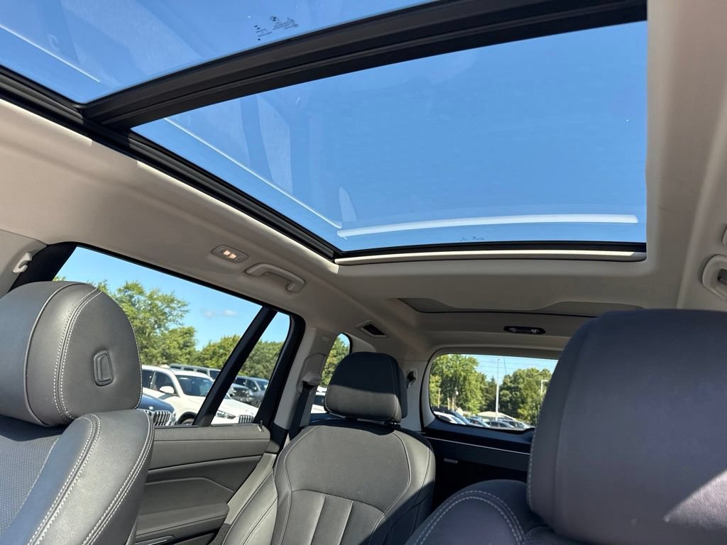 Used 2022 BMW X7 xDrive40i w/ Premium Package AWD/4WD image 15