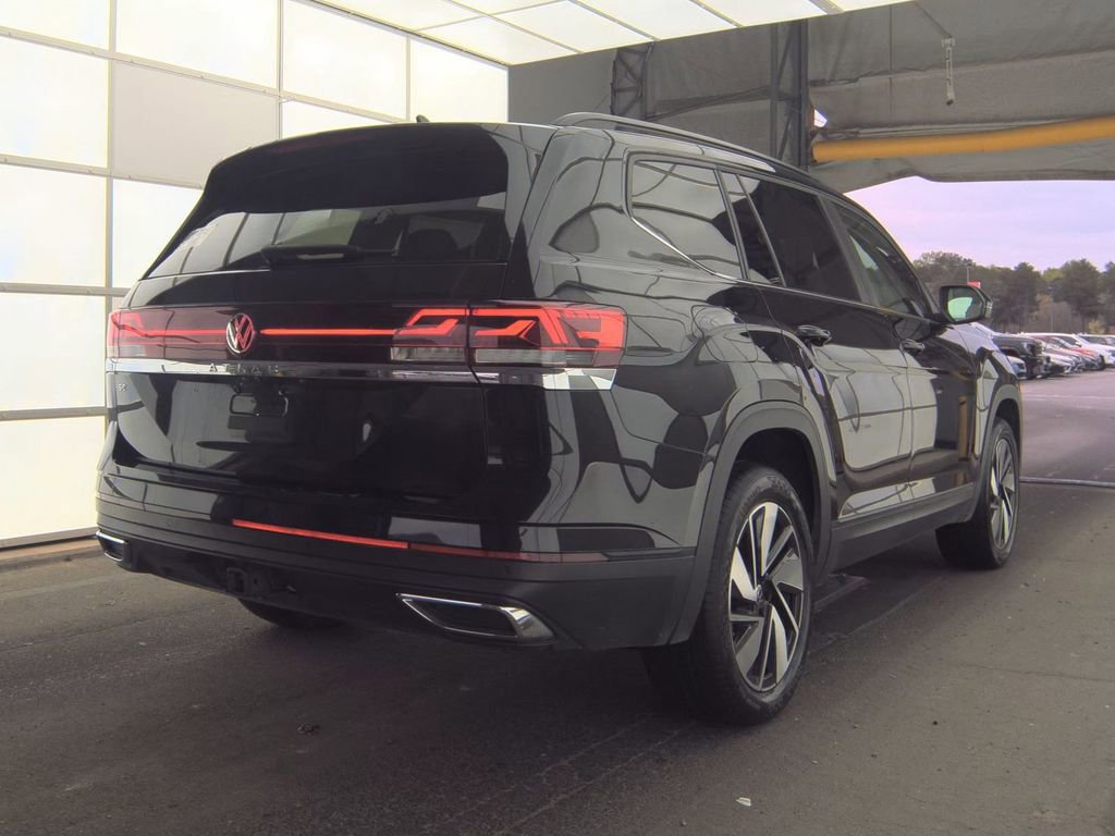 Used 2024 Volkswagen Atlas SE image 4