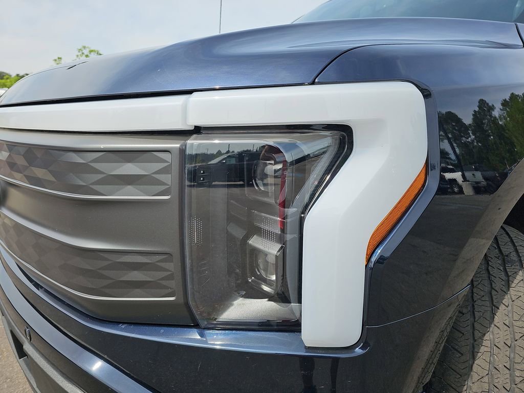 Used 2023 Ford F150 Lightning Lariat AWD/4WD image 34