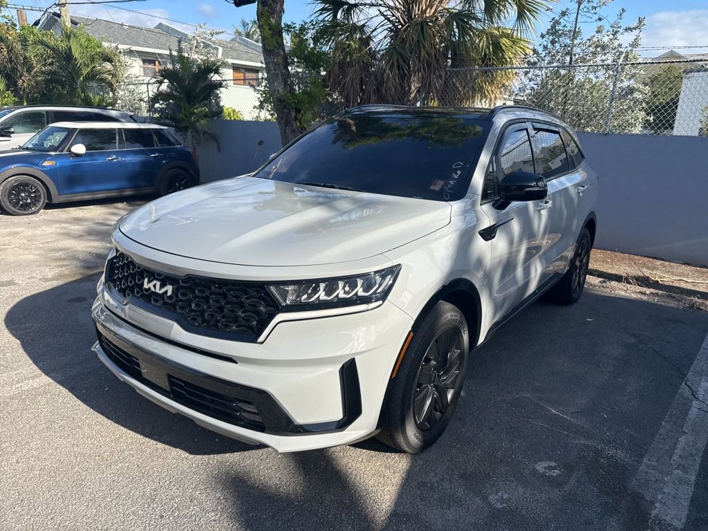Used 2023 Kia Sorento EX w/ Panoramic Sunroof Package image 4