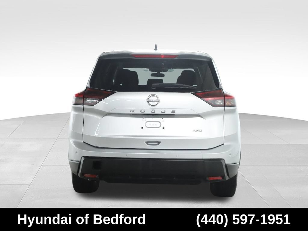 Used 2024 Nissan Rogue S AWD/4WD image 44