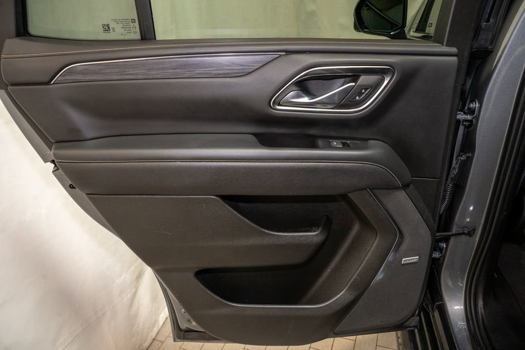 Used 2022 GMC Yukon SLT w/ SLT Luxury Package AWD/4WD image 11