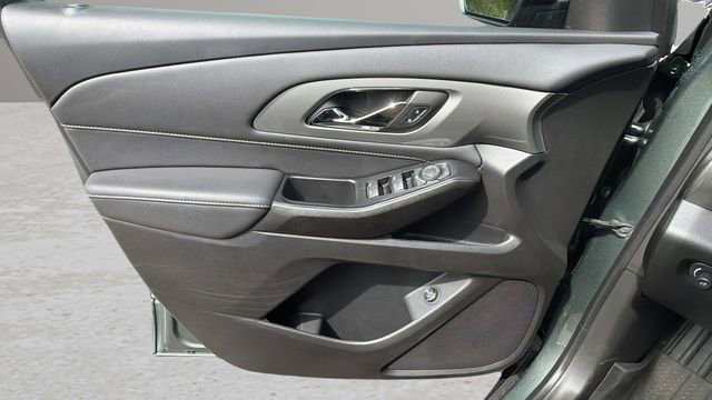 Used 2023 Chevrolet Traverse LT image 17