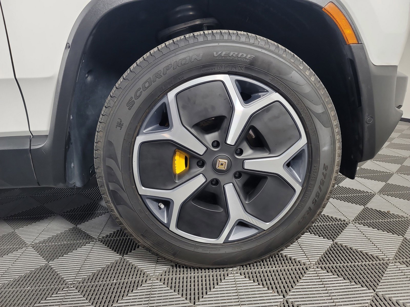 Used 2022 Rivian R1T Adventure image 11