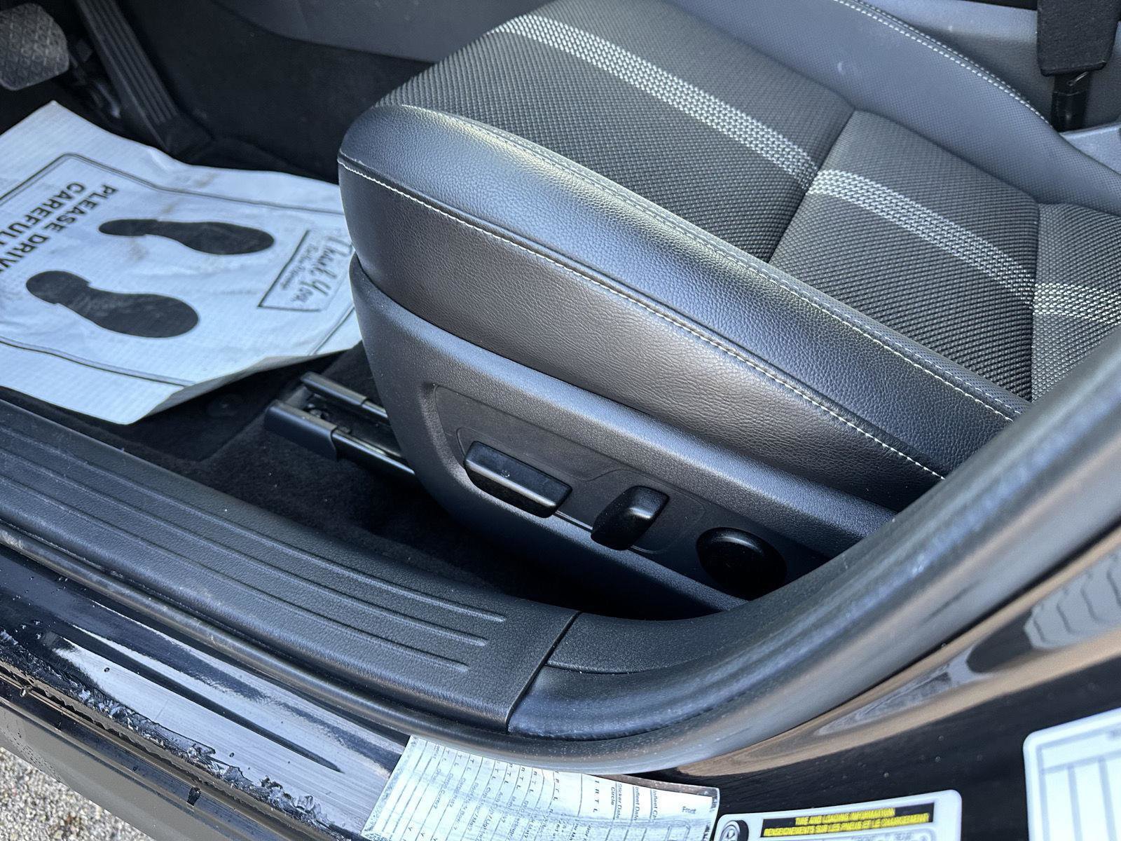 Used 2025 MAZDA CX-50 AWD 2.5 S w/ Premium Package image 19