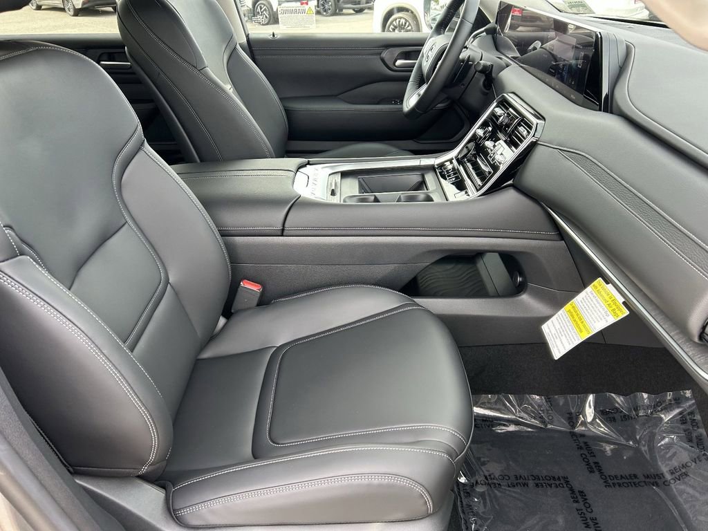 New 2026 Nissan Armada SV image 9