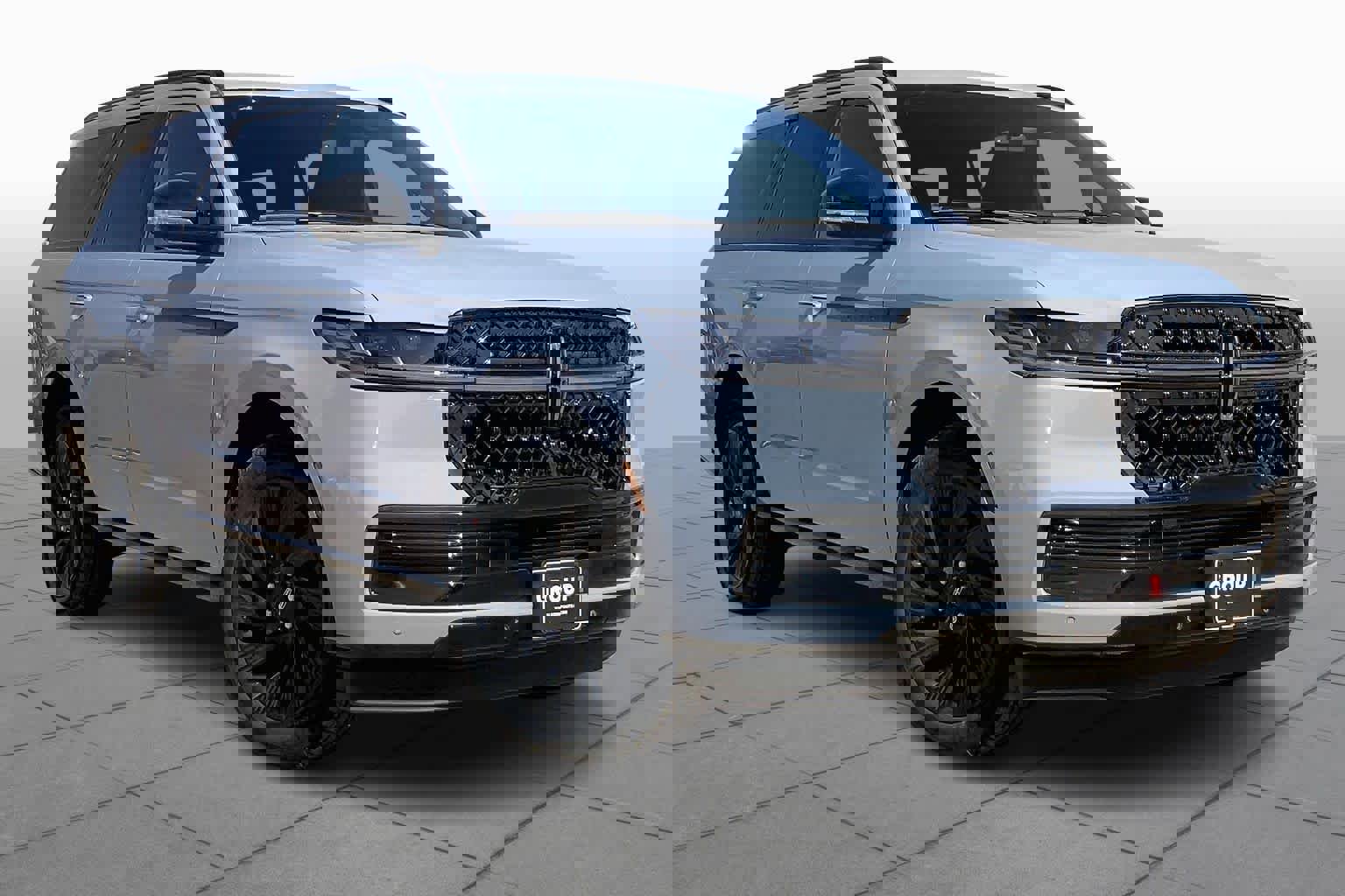 New 2026 Lincoln Navigator Reserve w/ Jet Appearance Package image 2