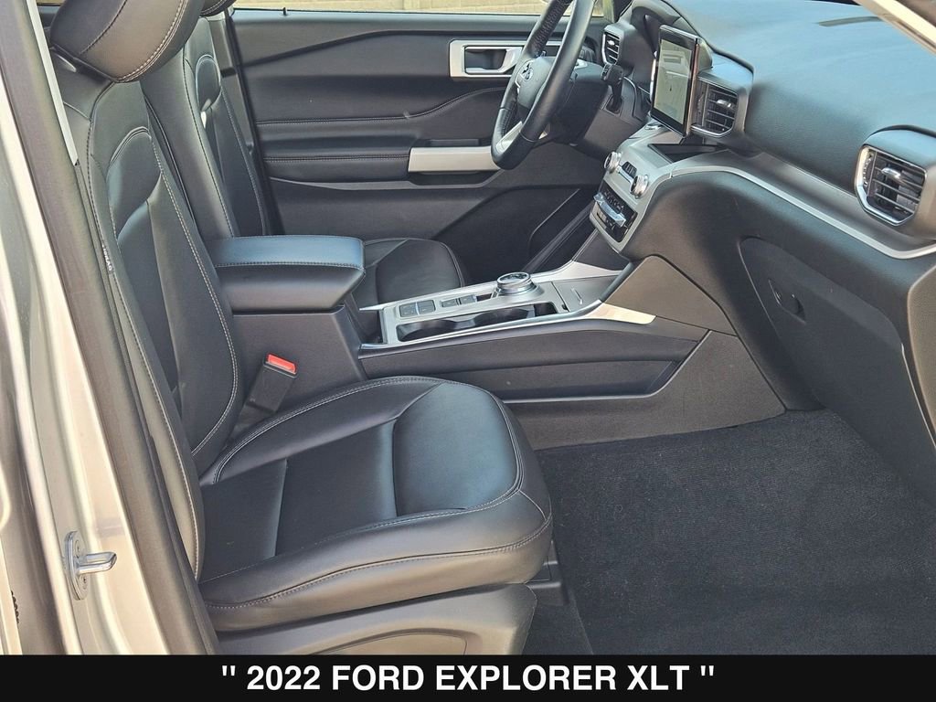 Used 2022 Ford Explorer XLT w/ Equipment Group 202A image 31