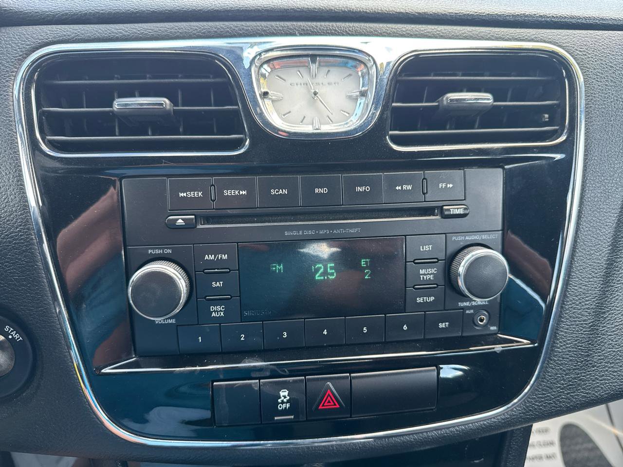Used 2013 Chrysler 200 Touring FWD image 19