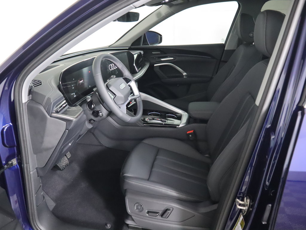 Used 2025 Audi Q5 Premium w/ Premium Plus AWD/4WD image 21