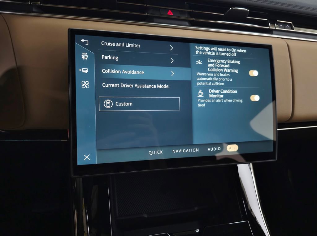Certified 2025 Land Rover Range Rover Sport SE AWD/4WD image 30