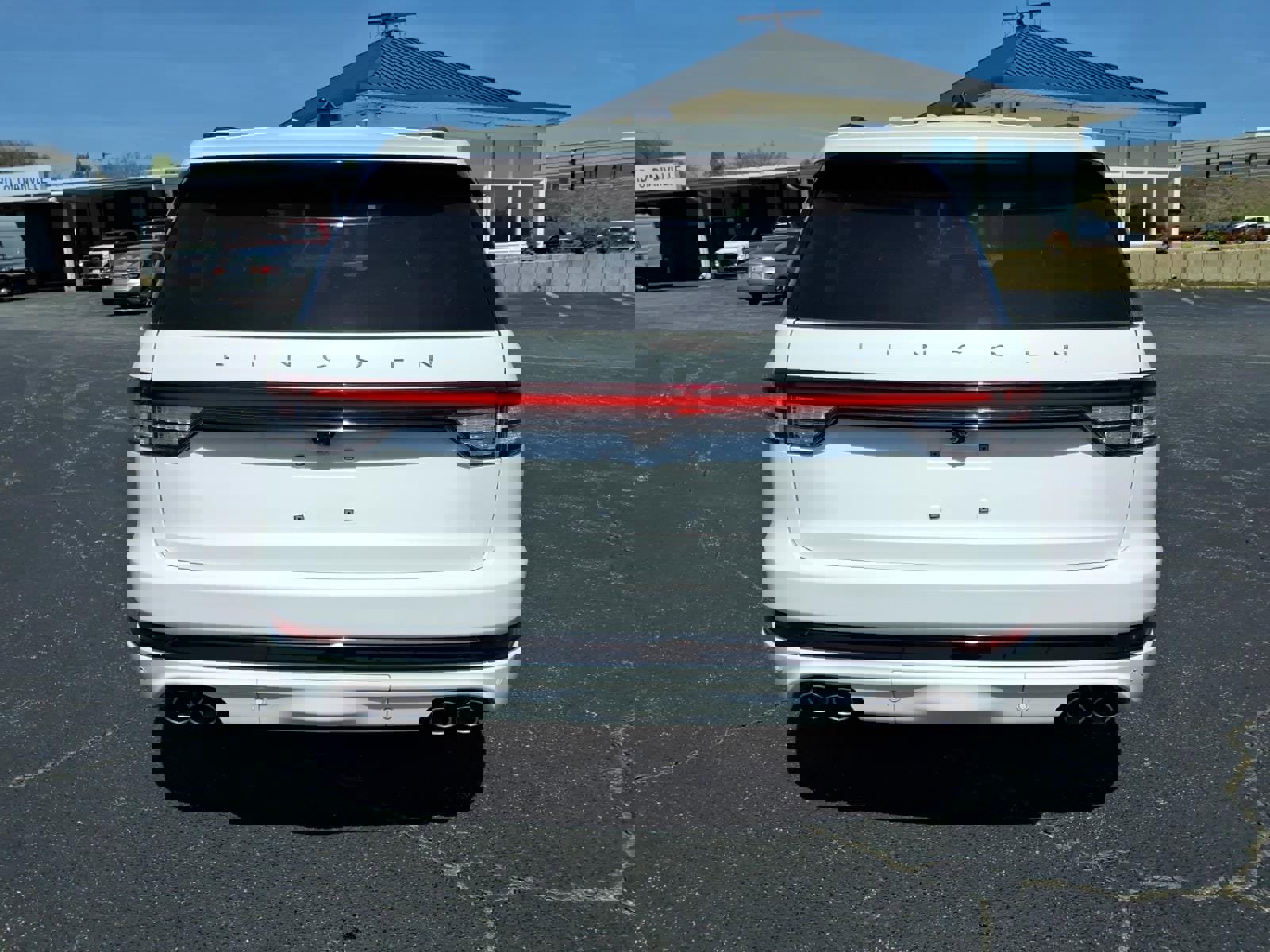 Used 2025 Lincoln Aviator Reserve w/ Equipment Group 201A image 7