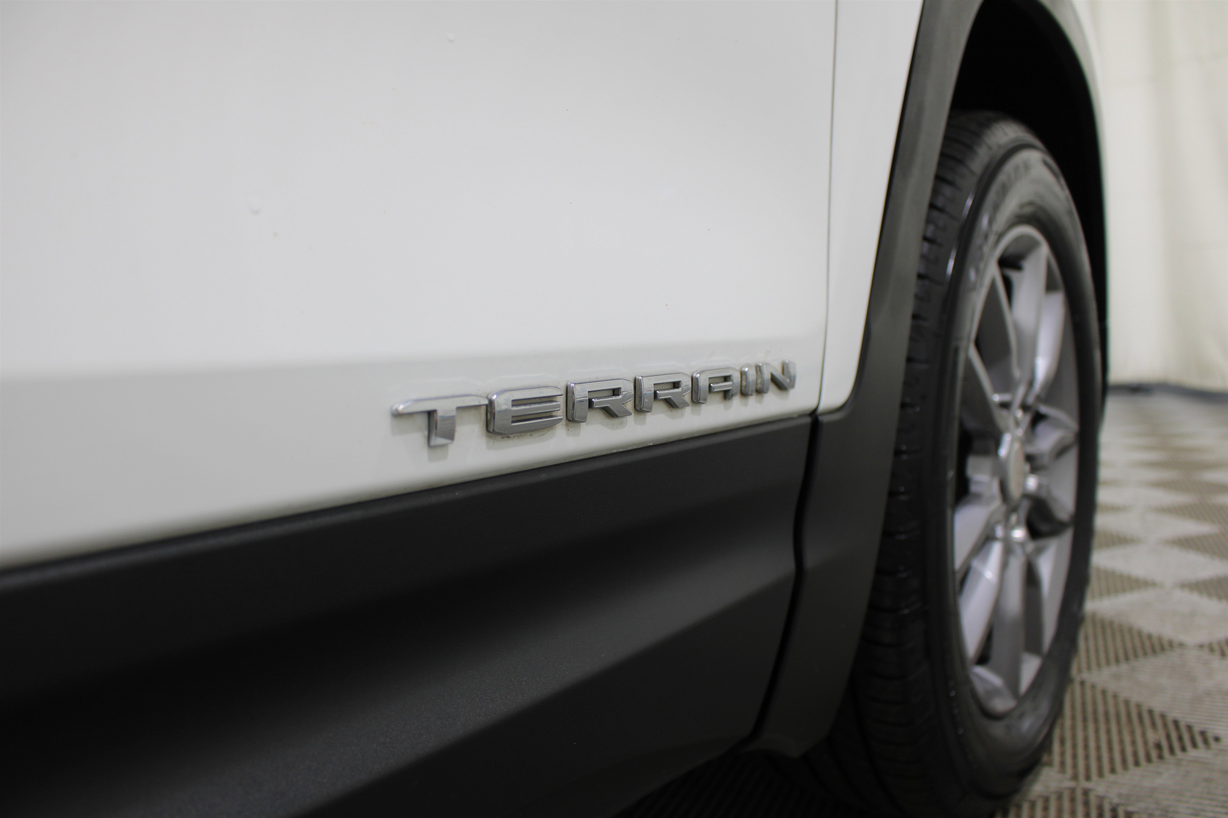 Used 2023 GMC Terrain SLT AWD/4WD image 28