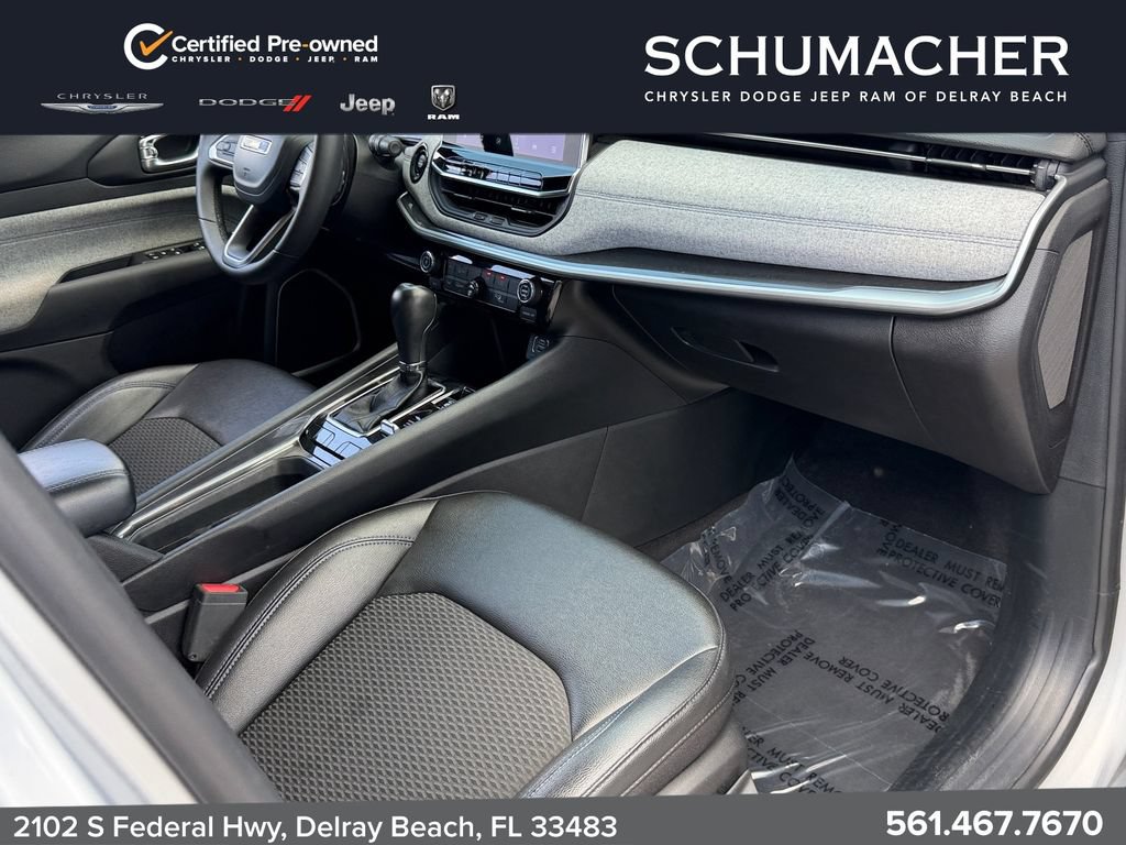 Used 2024 Jeep Compass Latitude AWD/4WD image 19