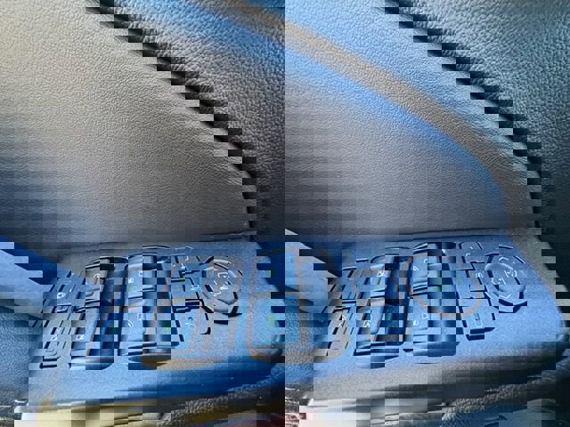 Used 2020 GMC Yukon XL SLT image 16