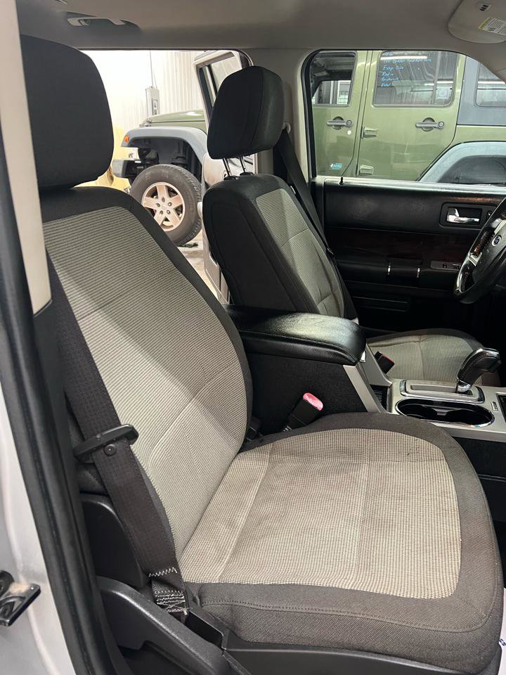 Used 2011 Ford Flex SEL image 40