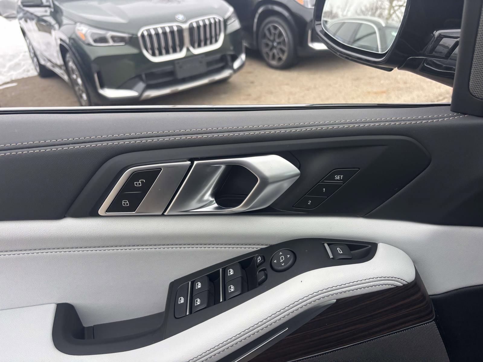 New 2026 BMW X5 xDrive40i w/ M Sport Package AWD/4WD image 12