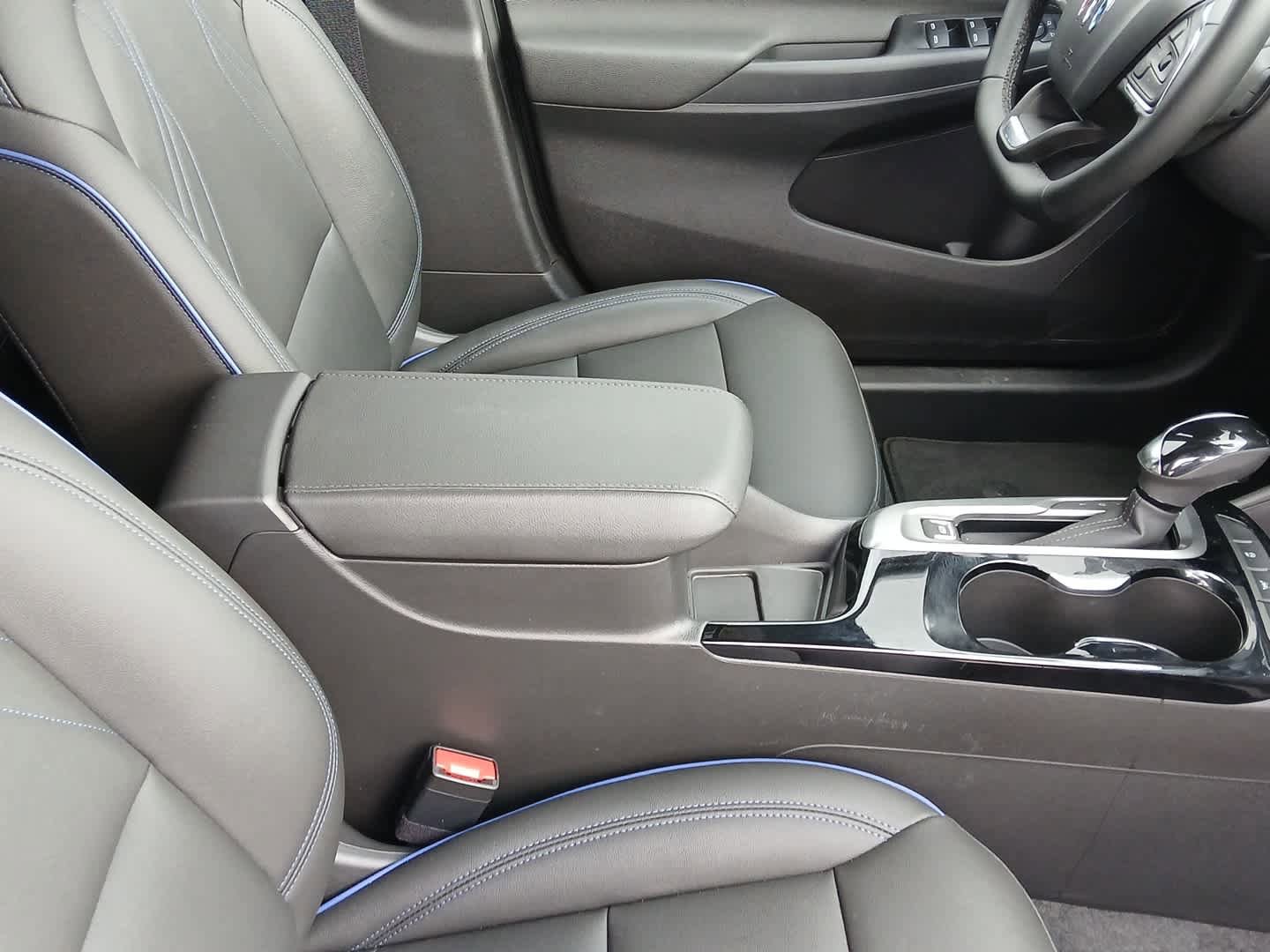 Used 2025 Buick Envista Sport Touring FWD image 52
