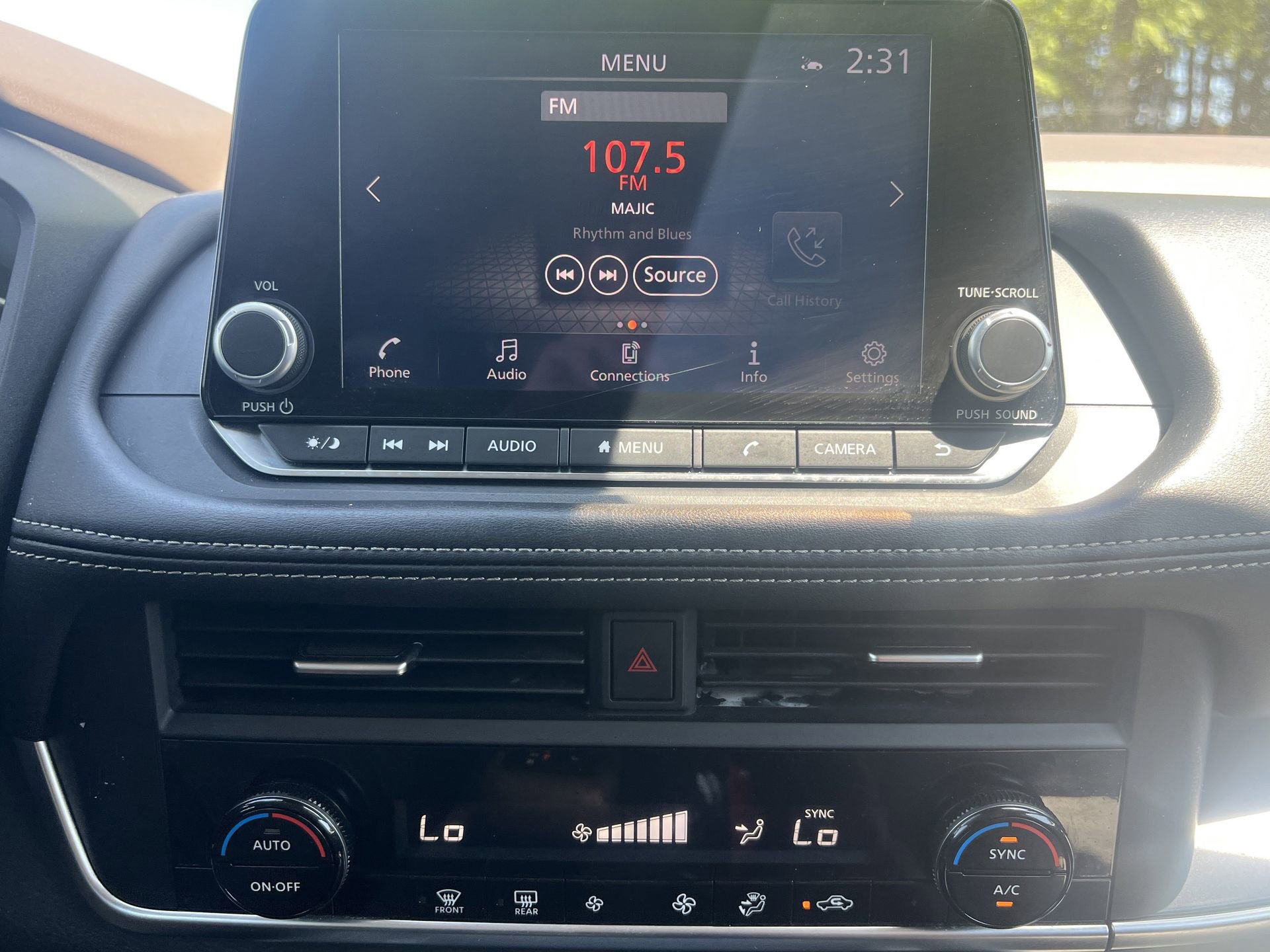 Used 2023 Nissan Rogue SV AWD/4WD image 5