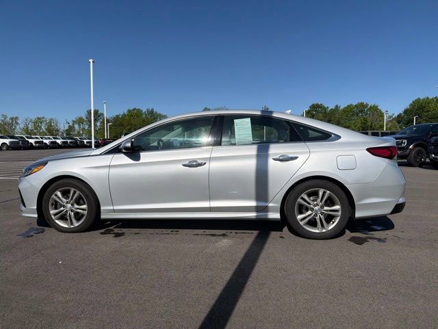 Used 2018 Hyundai Sonata Limited w/ Cargo Package FWD image 12