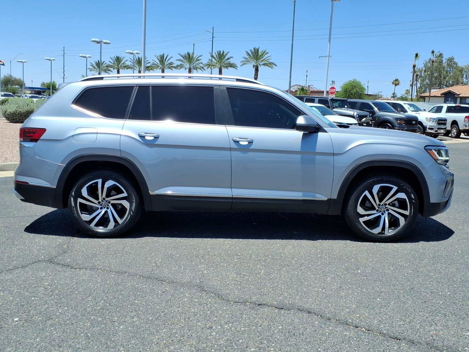 Certified 2022 Volkswagen Atlas SEL AWD/4WD image 8