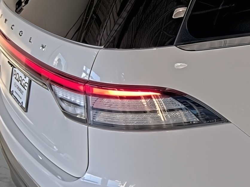 Used 2020 Lincoln Aviator Reserve w/ Equipment Group 202A image 13