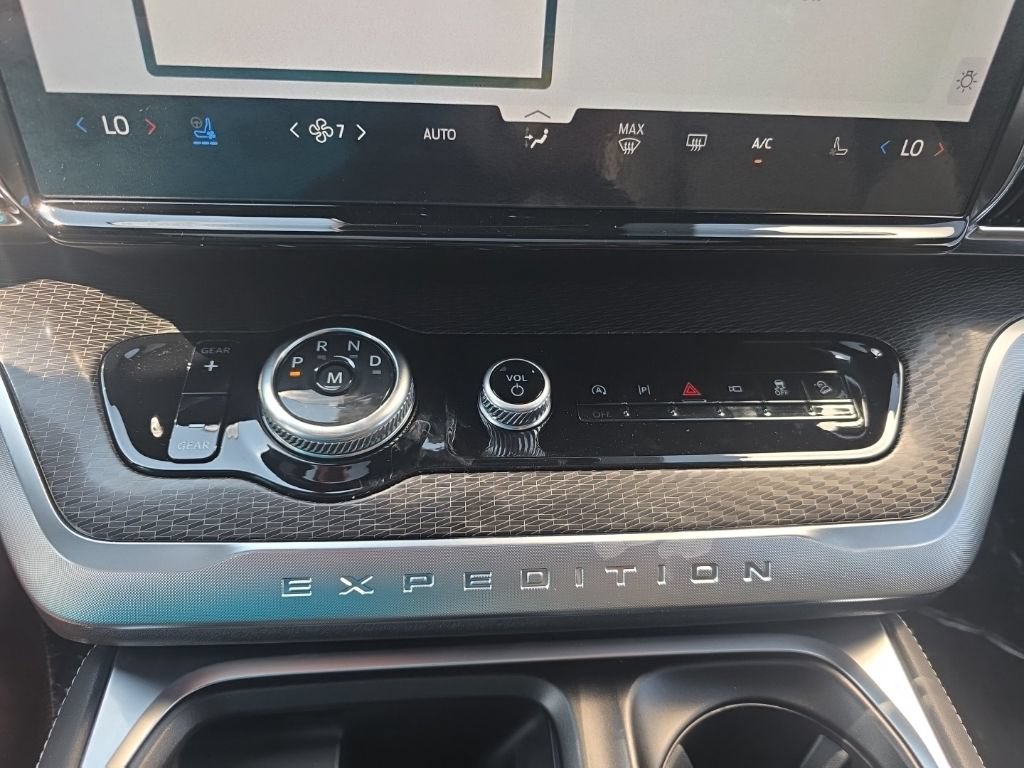 New 2027 Ford Expedition Platinum w/ Stealth Performance Package AWD/4WD image 23