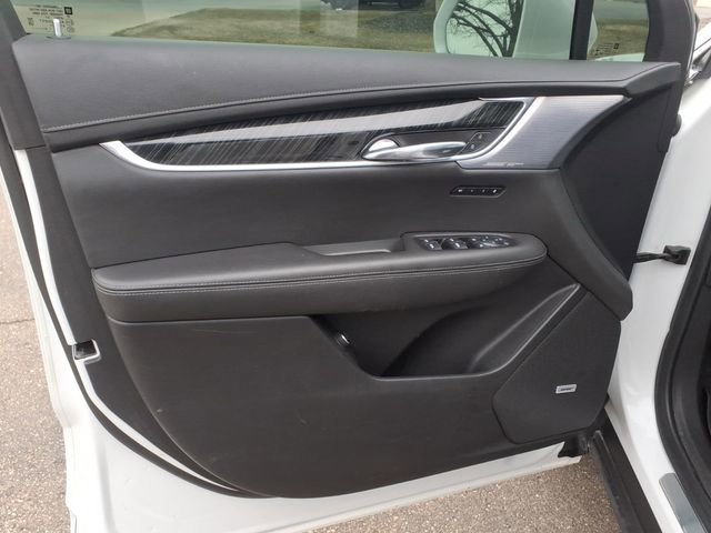 Used 2020 Cadillac XT6 Premium Luxury w/ LPO, Floor Liner Package image 8