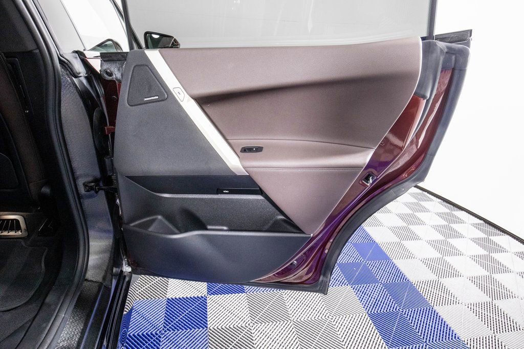 Used 2022 BMW iX xDrive50 w/ Sport Package image 16