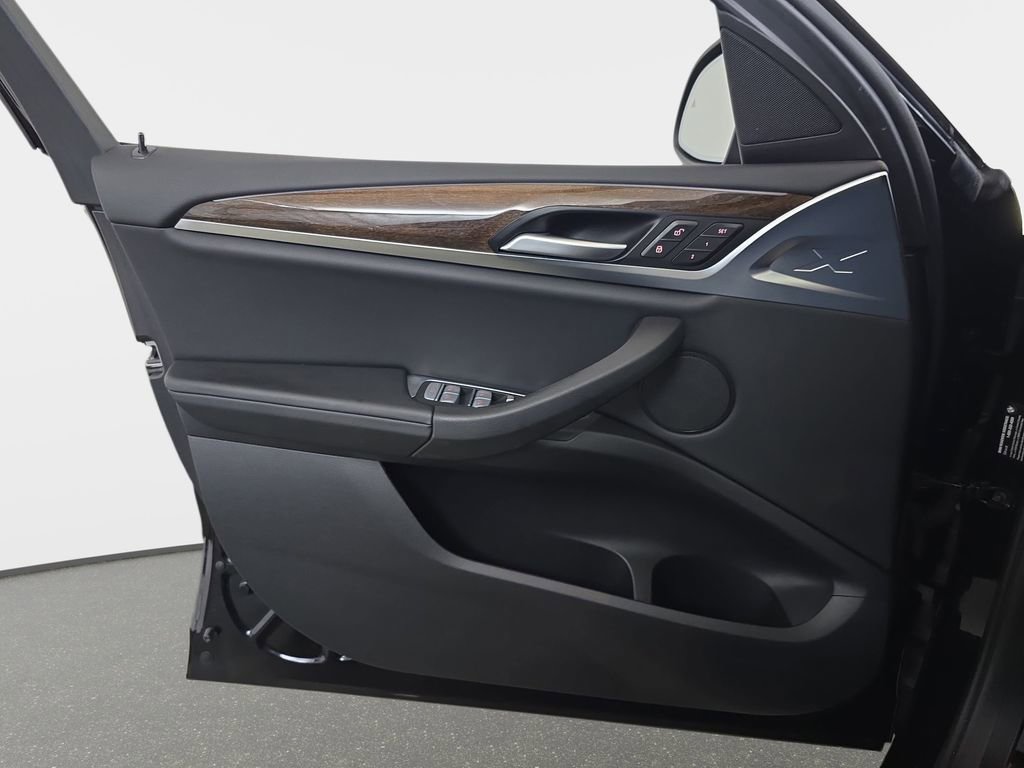 Certified 2023 BMW X4 xDrive30i w/ Premium Package image 26