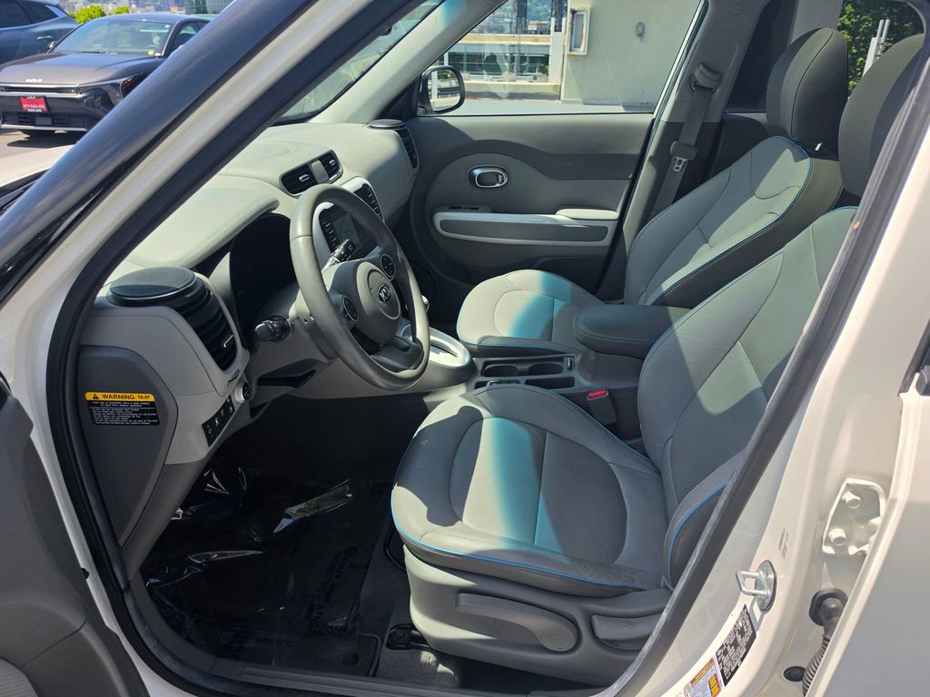 Used 2018 Kia Soul EV + w/ Sun & Fun Package FWD image 21