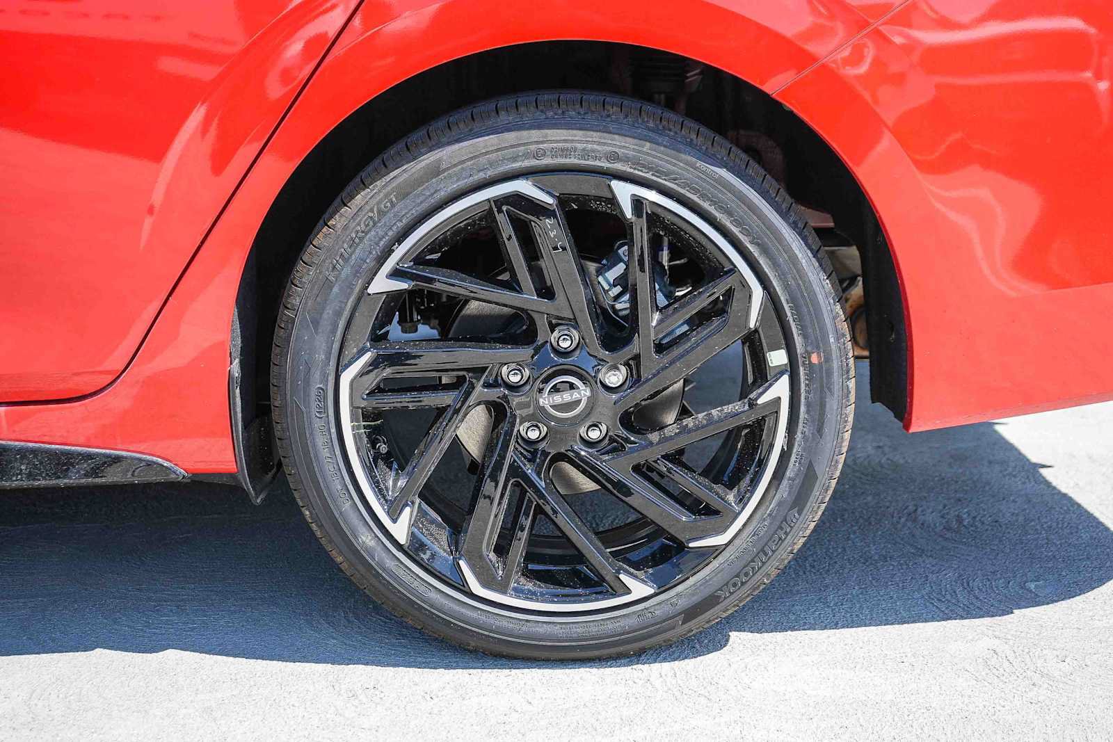 New 2027 Nissan Sentra SR w/ Floor Mat Package FWD image 10