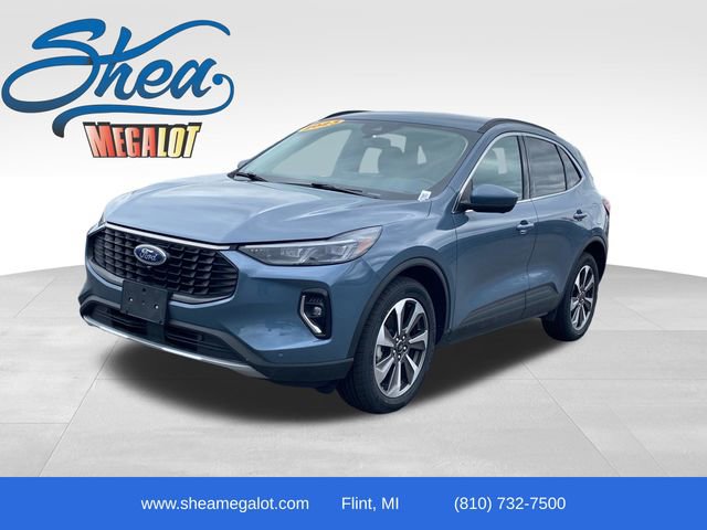 Used 2023 Ford Escape Platinum AWD/4WD image 1