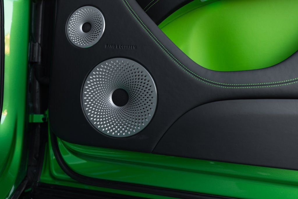 Used 2025 Bentley Bentayga image 37