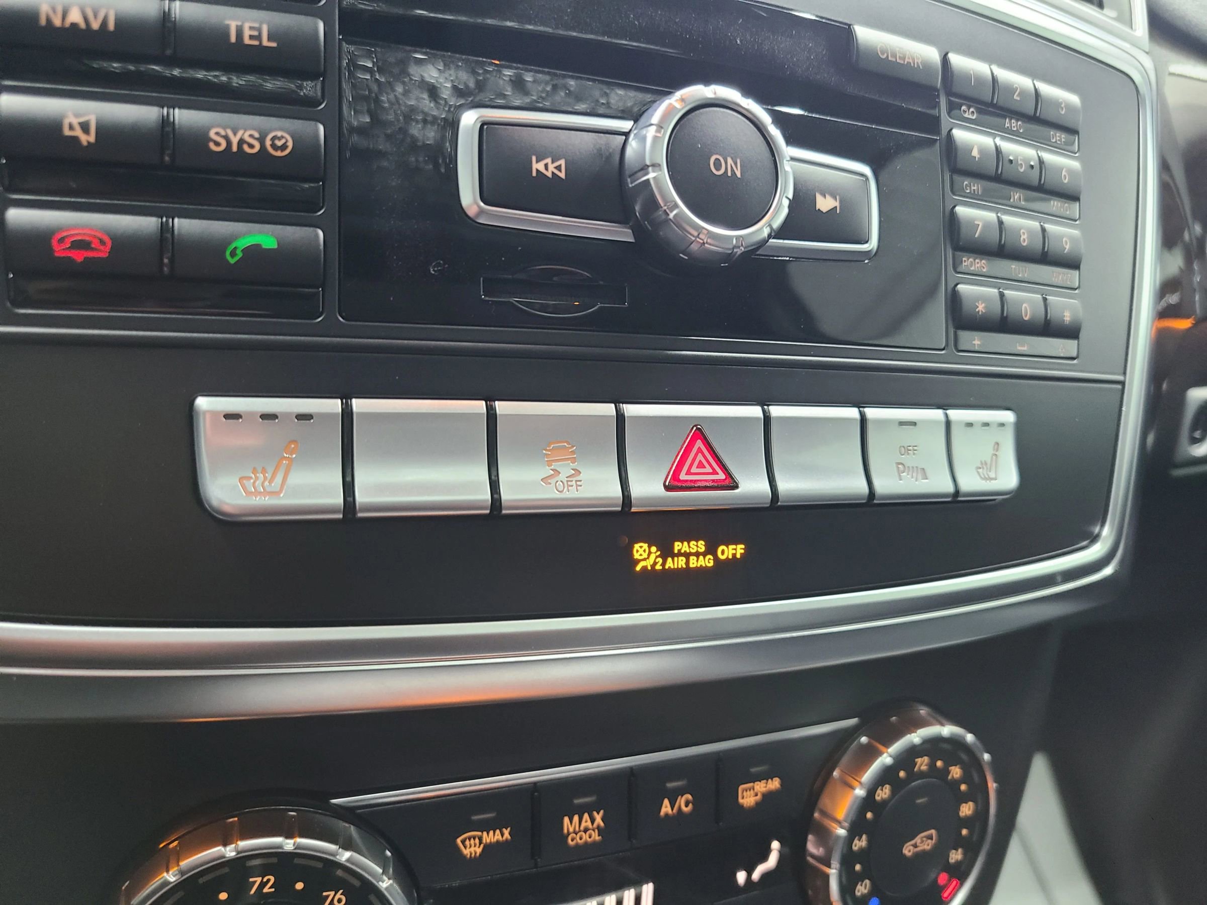 Used 2016 Mercedes-Benz GL 320 BlueTEC 4MATIC w/ Premium I Package image 34