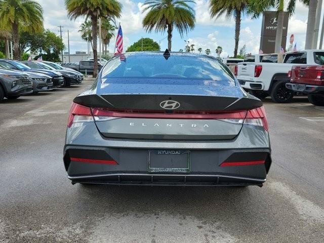 Certified 2026 Hyundai Elantra SE FWD image 6