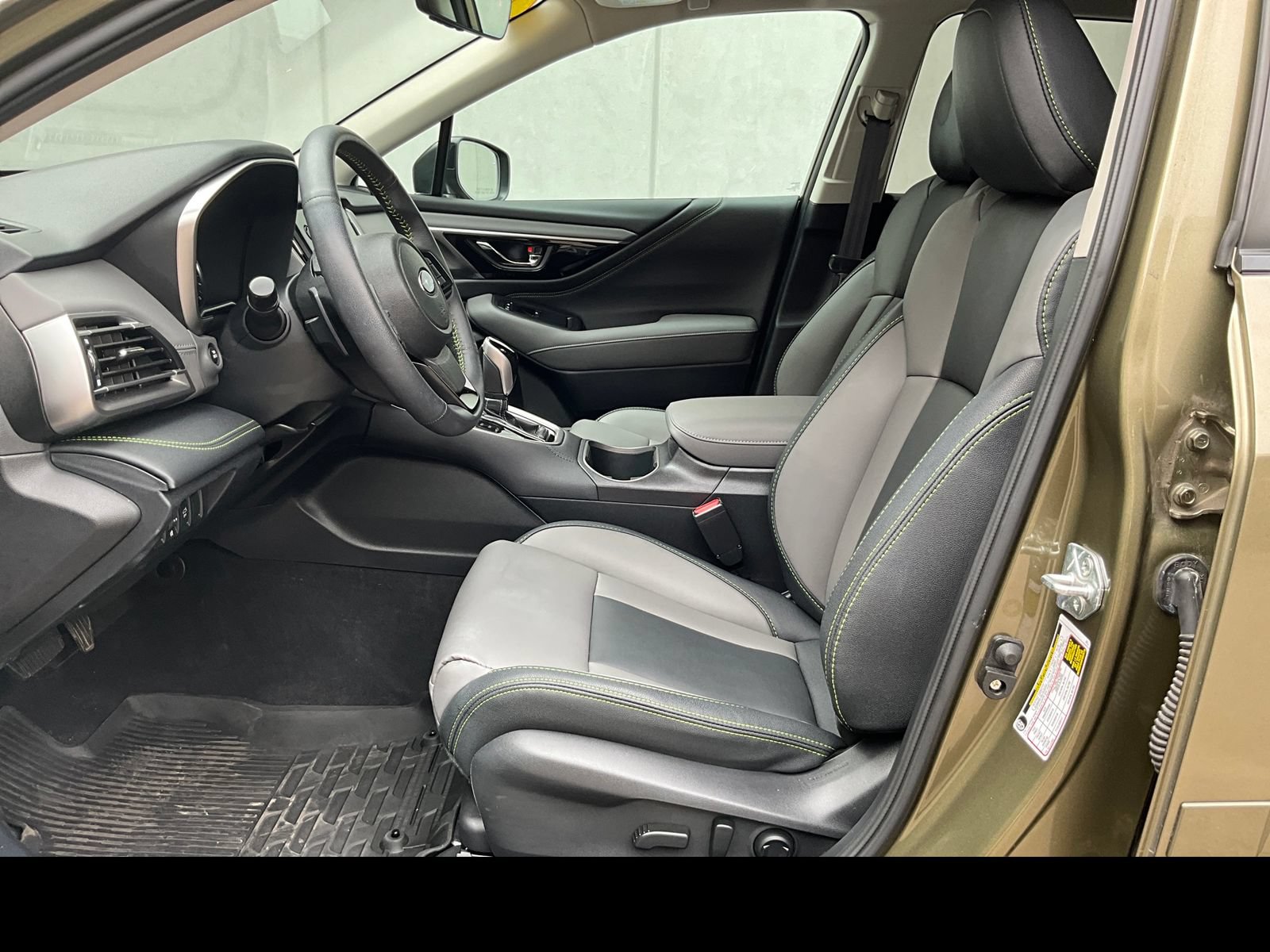 Used 2024 Subaru Outback Onyx Edition AWD/4WD image 2