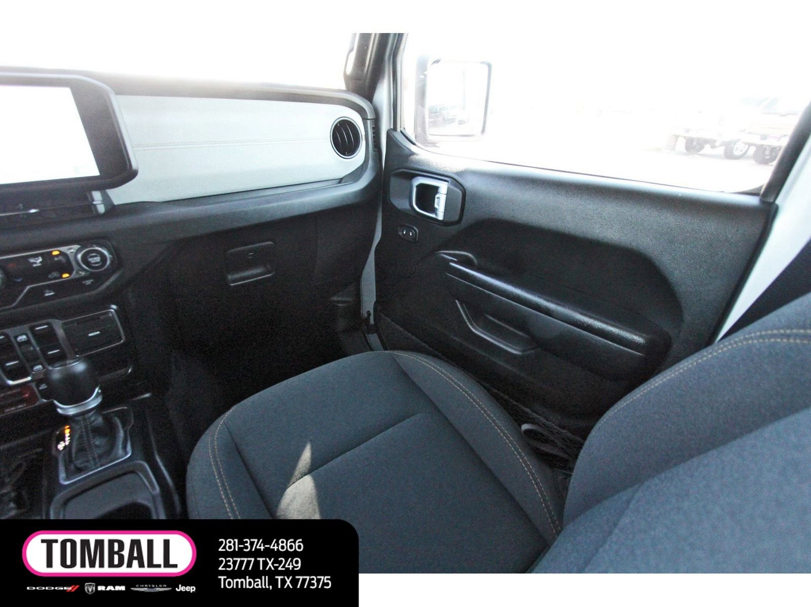 Used 2024 Jeep Wrangler Unlimited image 11