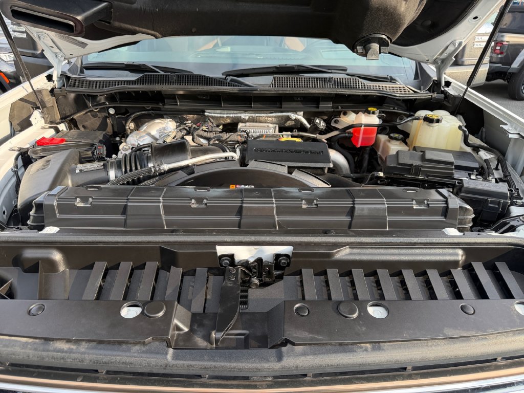 Used 2022 Chevrolet Silverado 3500 High Country AWD/4WD image 18