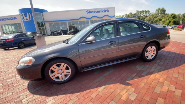 Used 2010 Chevrolet Impala LT w/ Luxury Edition Package FWD image 6