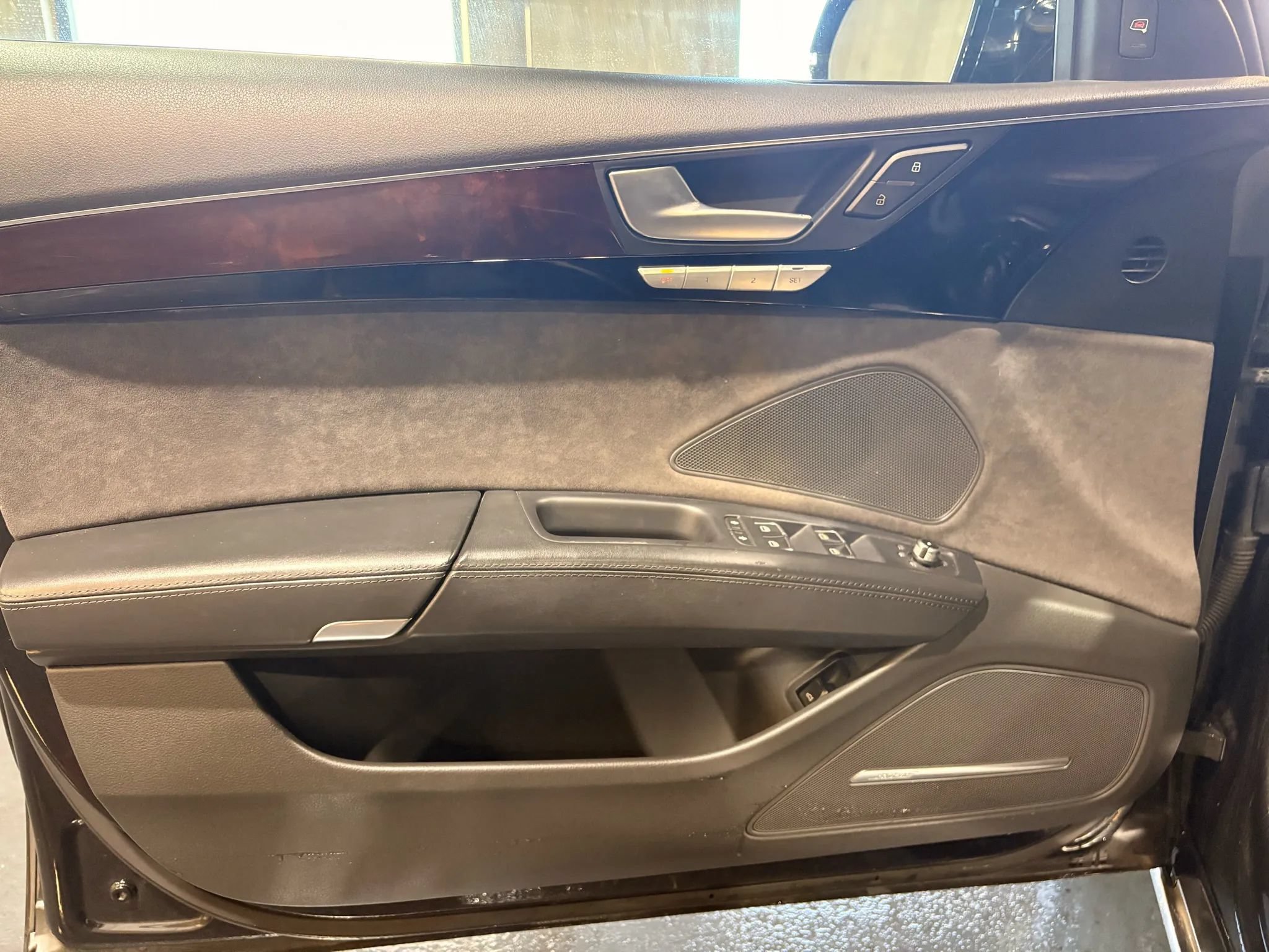 Used 2013 Audi A8 L 3.0T AWD/4WD image 10