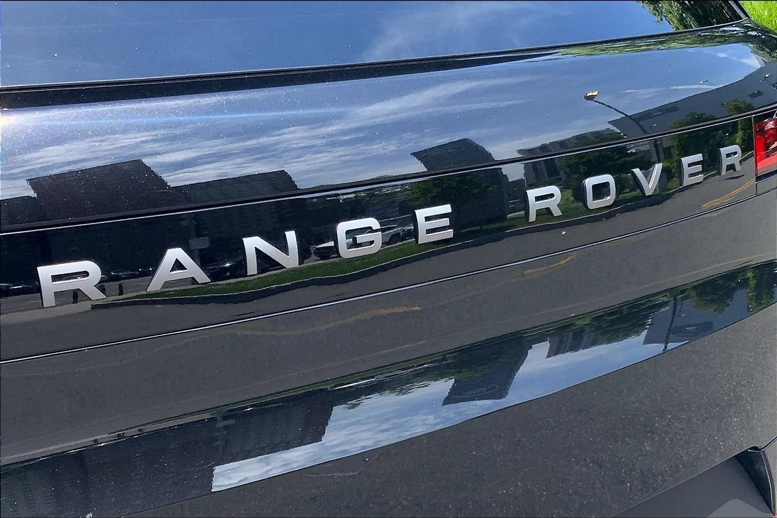 Certified 2026 Land Rover Range Rover Sport SE AWD/4WD image 31