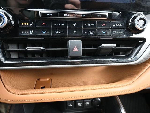 Used 2021 Toyota Highlander Platinum image 22