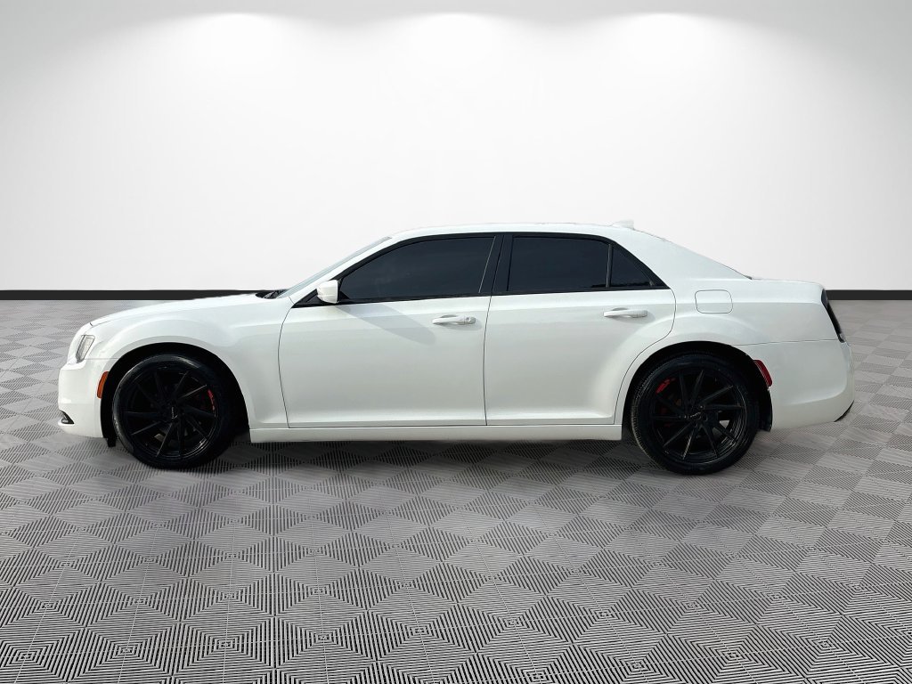 Used 2016 Chrysler 300 S w/ Light Group RWD image 5
