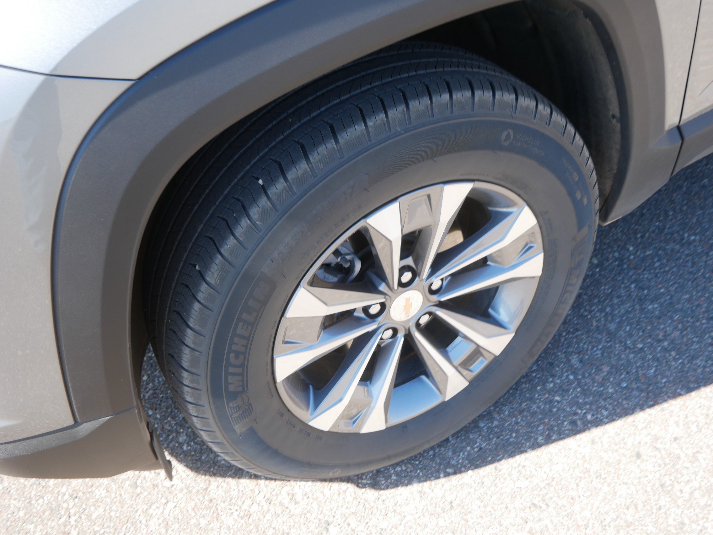 Used 2025 Chevrolet Equinox LT w/ Safety and Technology Package AWD/4WD image 16