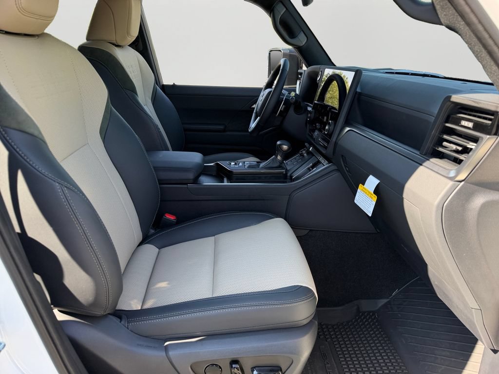 Certified 2026 Lexus GX 550 AWD/4WD image 11
