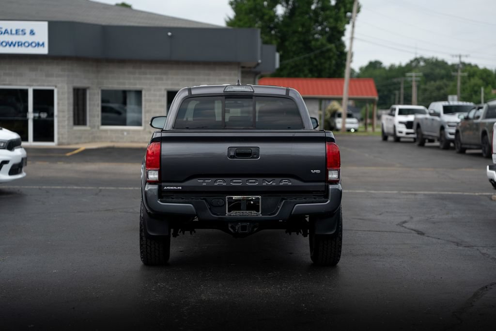 Used 2016 Toyota Tacoma TRD Sport AWD/4WD image 8