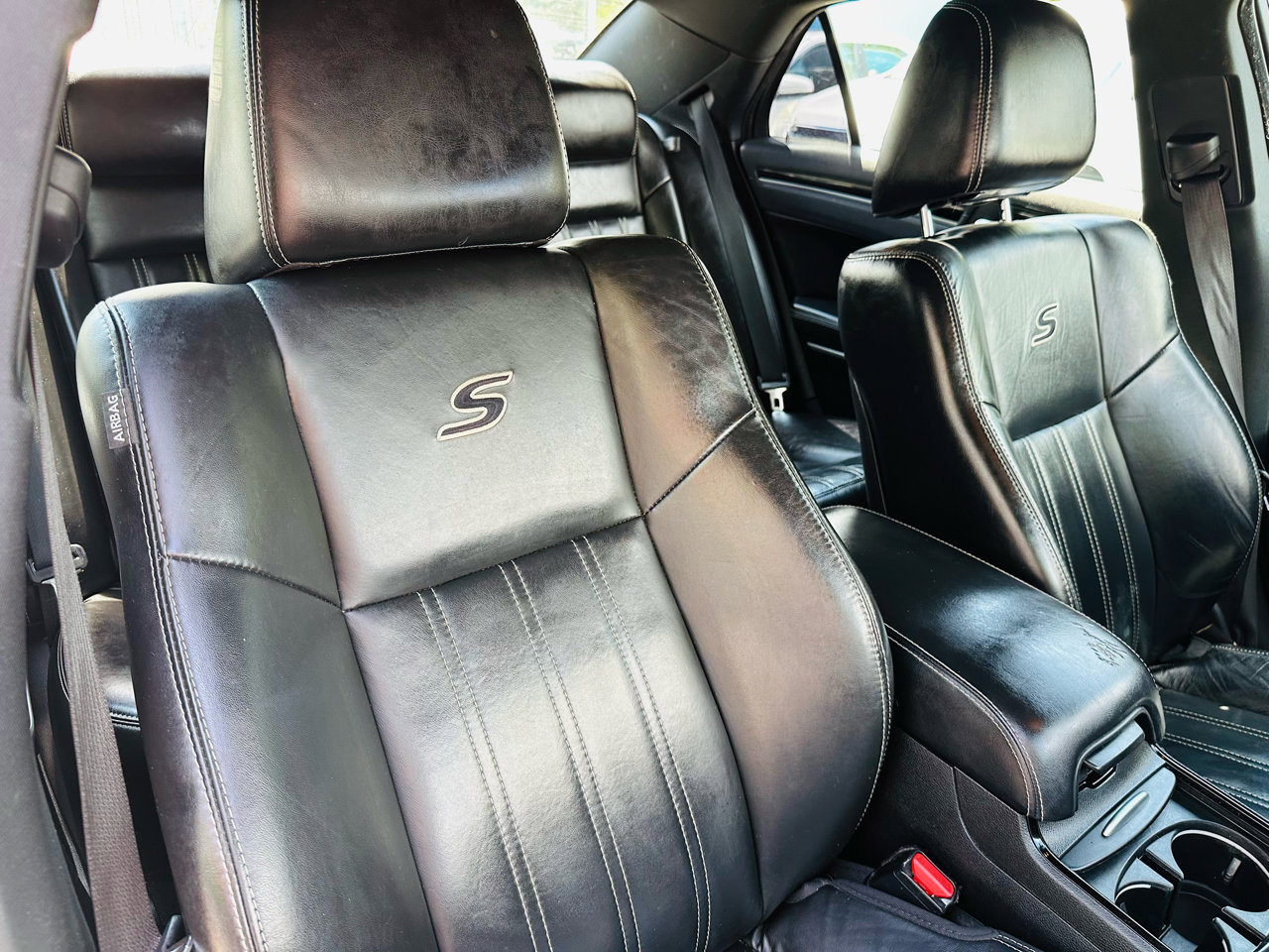 Used 2019 Chrysler 300 S image 38