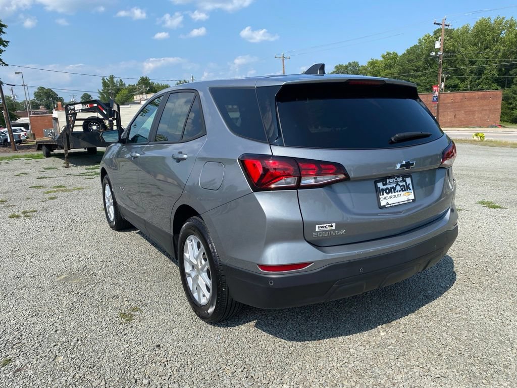 Used 2024 Chevrolet Equinox LS w/ LS Convenience Package FWD image 5
