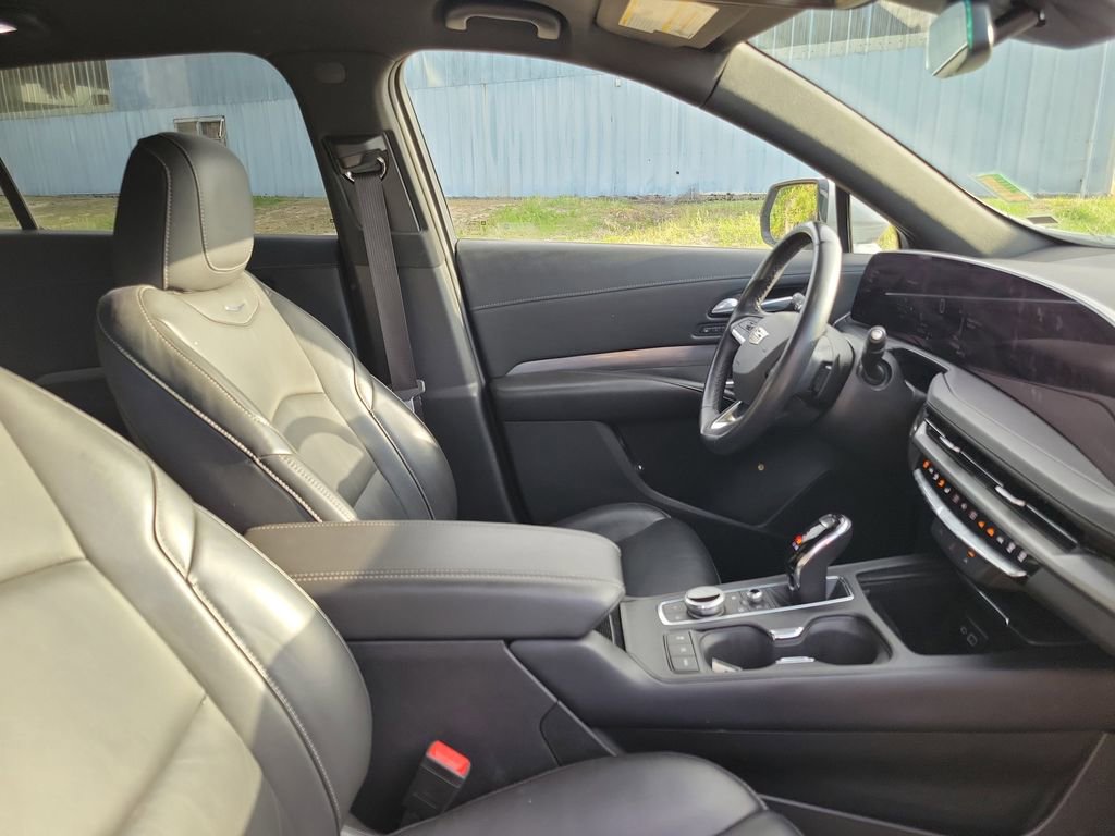 Used 2024 Cadillac XT4 Premium Luxury AWD/4WD image 38